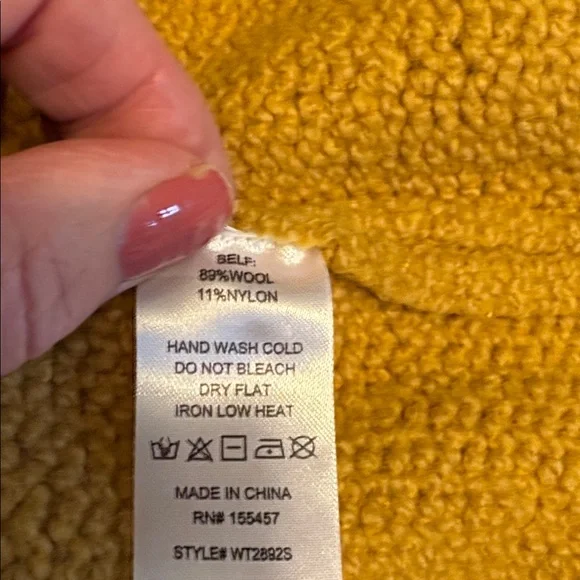 Flat White, Sold at Anthropologie, Gold Knit Mini Skirt, Size Medium wool blend - Picture 6 of 7